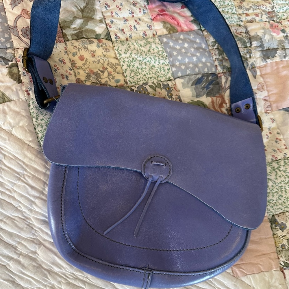 Indigo leather cross body bag from Croatia - Picture 2 of 5